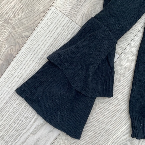 Mercantile black bell sleeved sweater - Picture 2 of 2